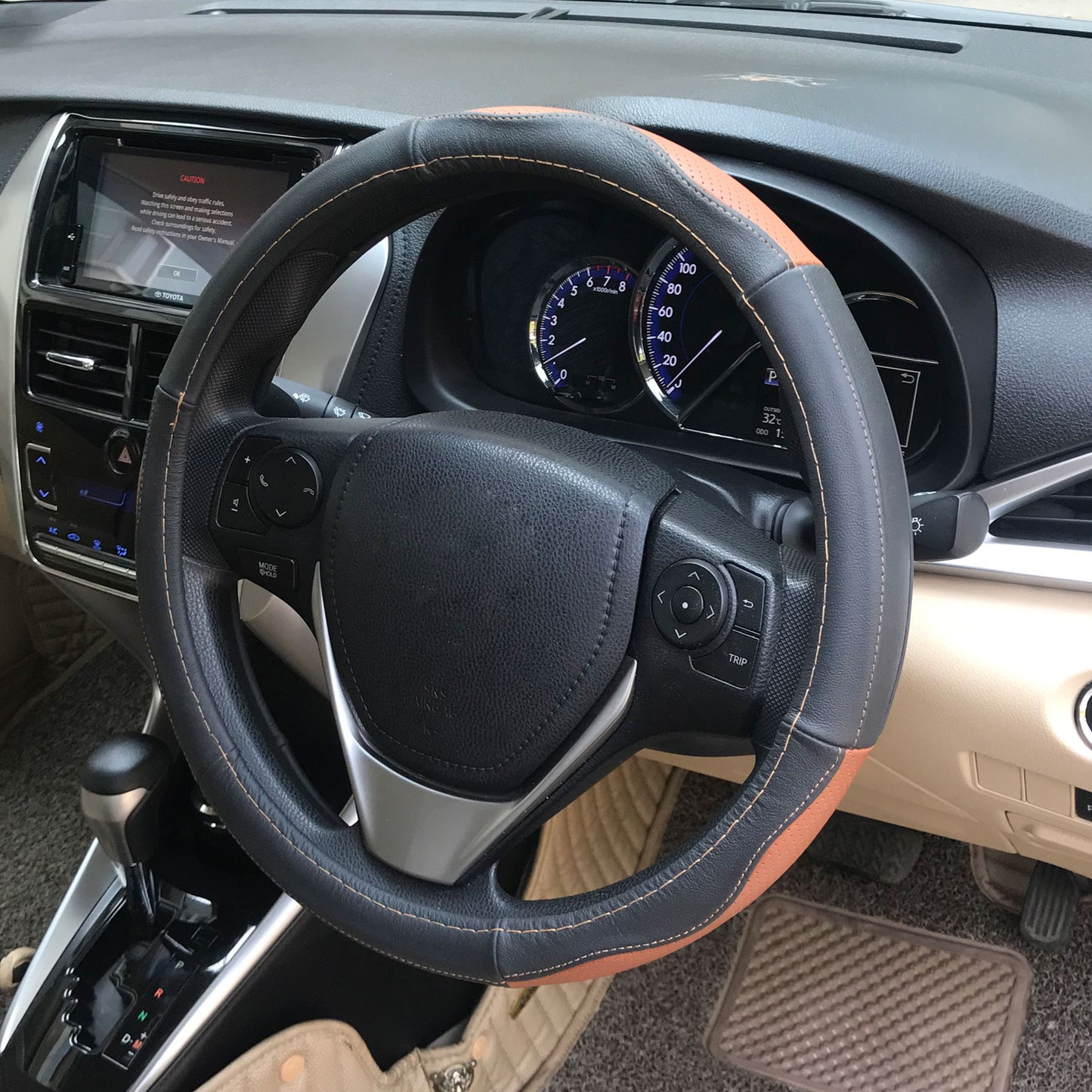 Oshotto SC-002 Leather Car Steering Cover (Black and Tan,Medium)