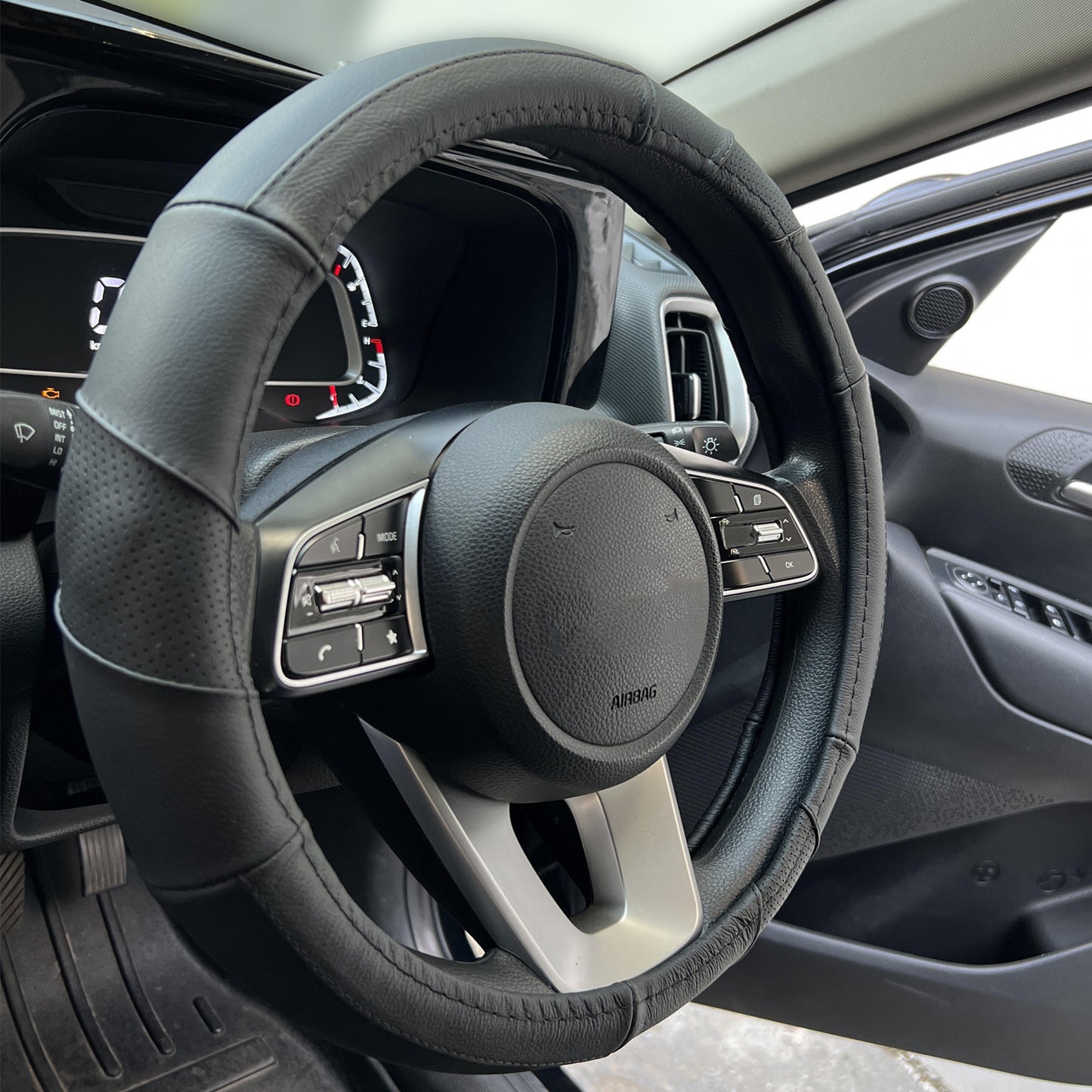Oshotto SC-004-A Leather Car Steering Cover (Black,Medium)