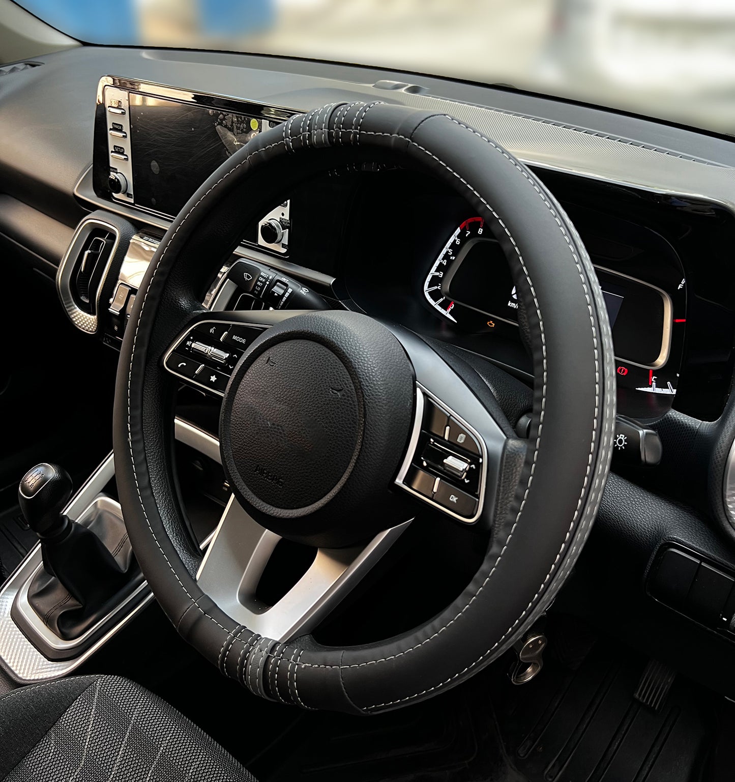 Oshotto SC-18 Fiber Leather Car Steering Cover For All Cars (Black, Grey)