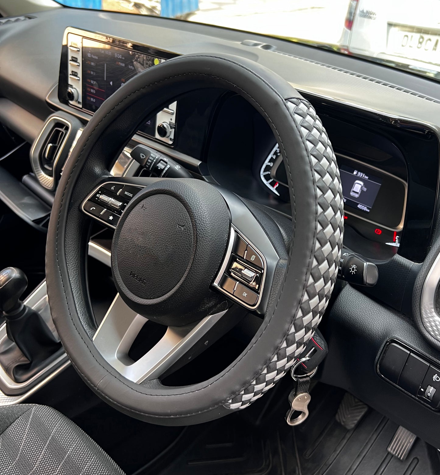 Oshotto SC-17 Fiber Leather Car Steering Cover For All Cars (Black, Grey)