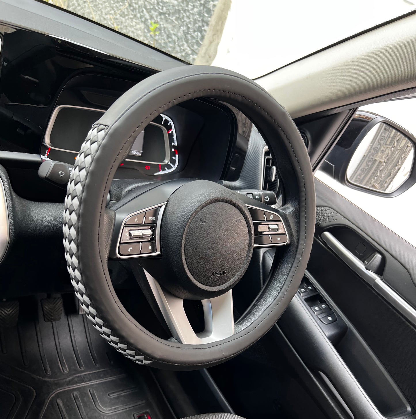 Oshotto SC-17 Fiber Leather Car Steering Cover For All Cars (Black, Grey)