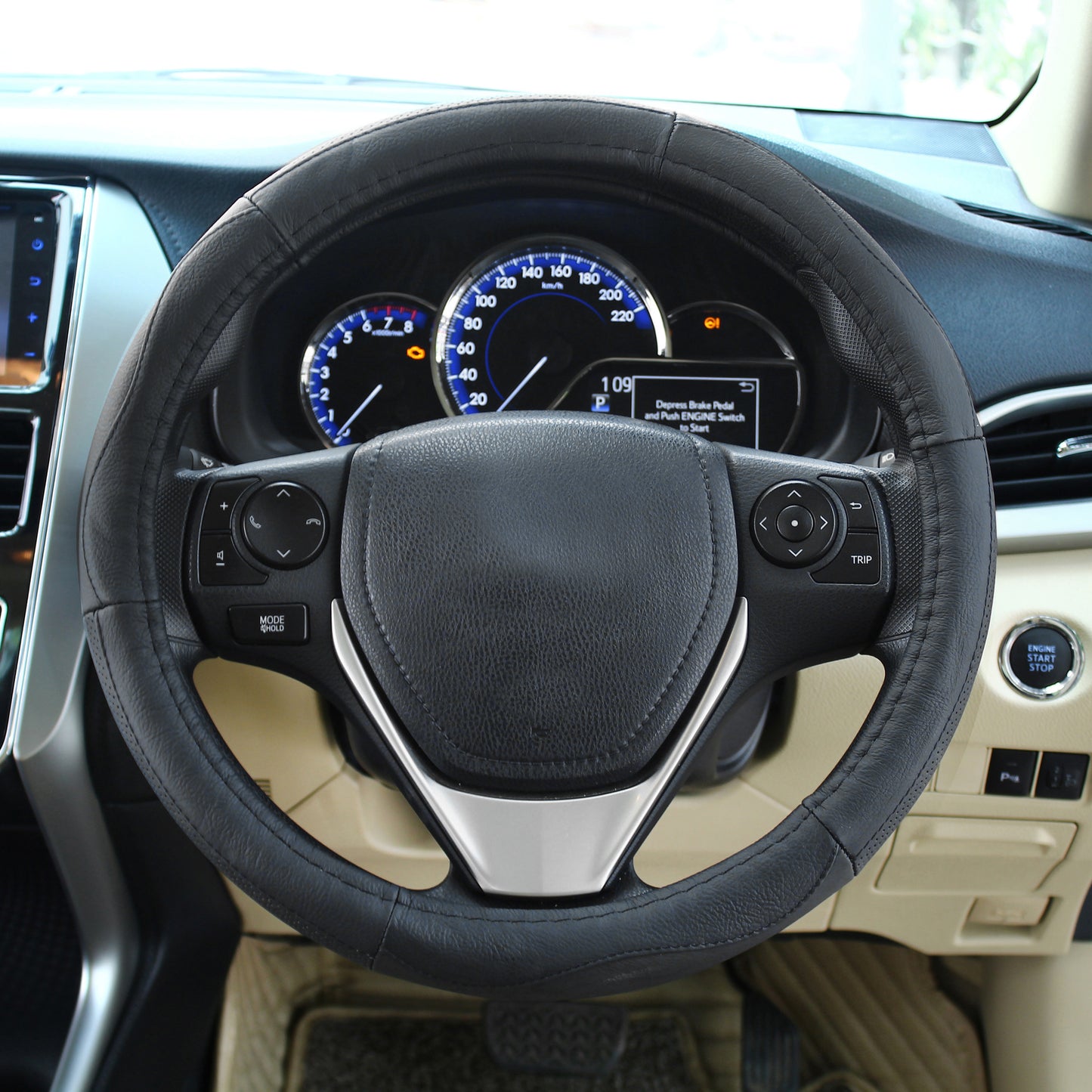 Oshotto SC-005 Leather Car Steering Cover (Black,Medium)